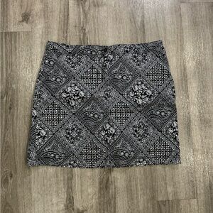 Karen Scott Skirt Women Size 12 Black White Paisley Floral Cotton Skort